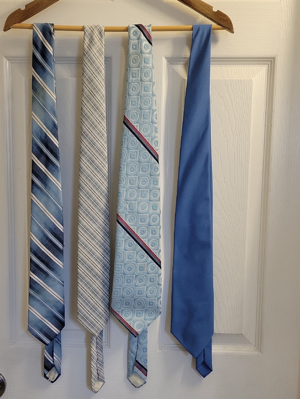 Vintage Mens Ties Various Blue Patterns And Designers. One Made In Korea.